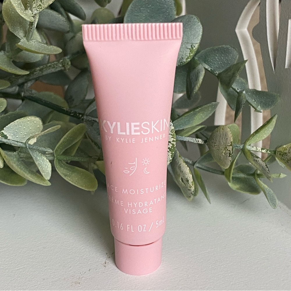 Kylieskin Kylie Jenner Face Moisturizer SAMPLE